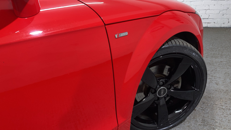 Audi TT 2.0 TDI Quattro Black Edition 2dr Diesel Roadster